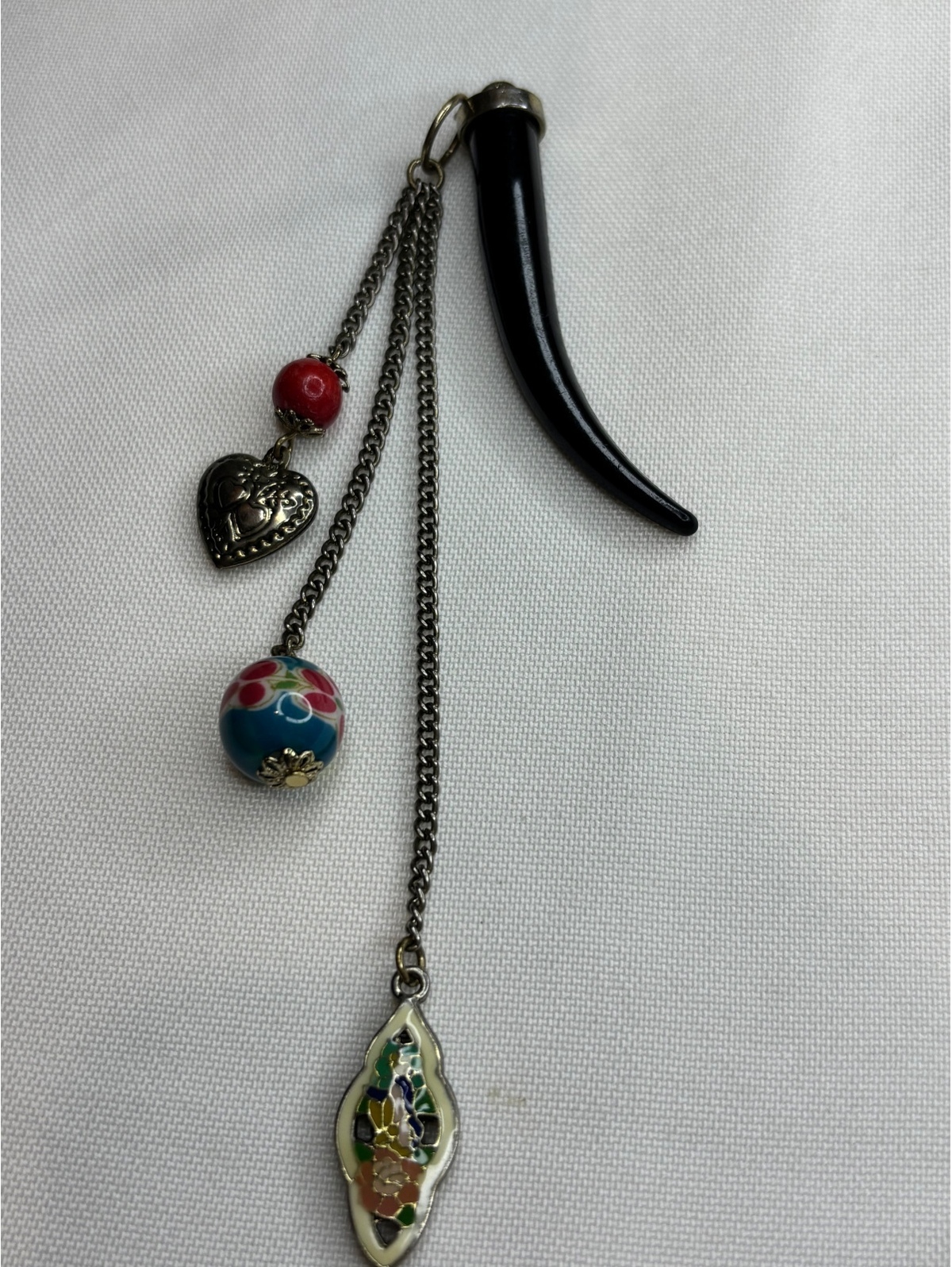 Vintage Style Decorative Pendant With Heart Charm And Colorful Beads